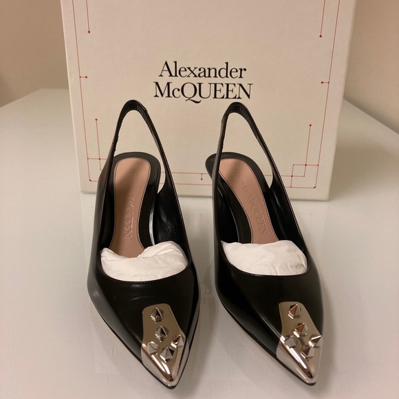 Alexander McQueen Studded Toe Pumps - Picture 9 of 12